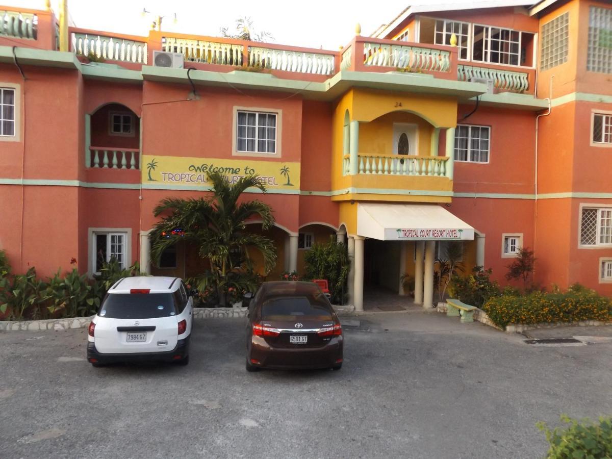 Tropical Court Hotel Montego Bay Buitenkant foto